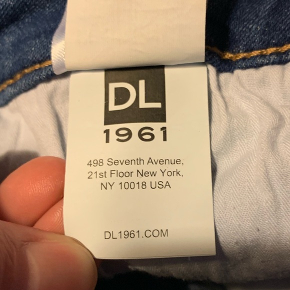 DL1961 Florence Mid Rise Instasculpt Skinny Frayed Hem Jeans - Picture 12 of 13